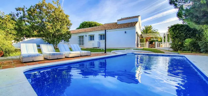 Краткосрочная аренда  отдельно стоящей виллы в Calahonda 0