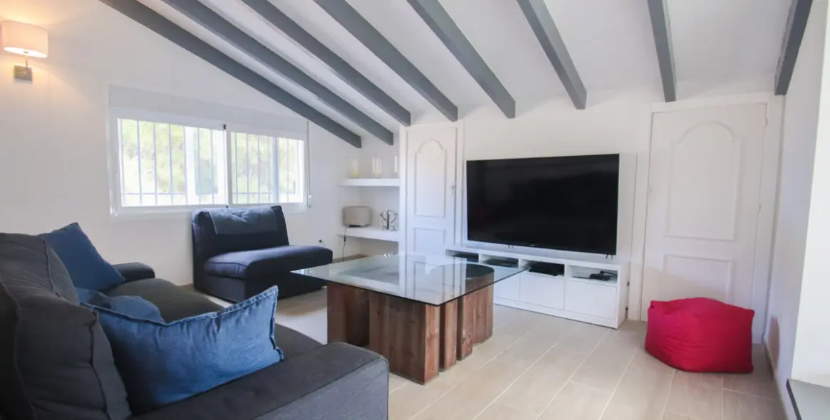 Short-term rent of detached villa in Calahonda 10