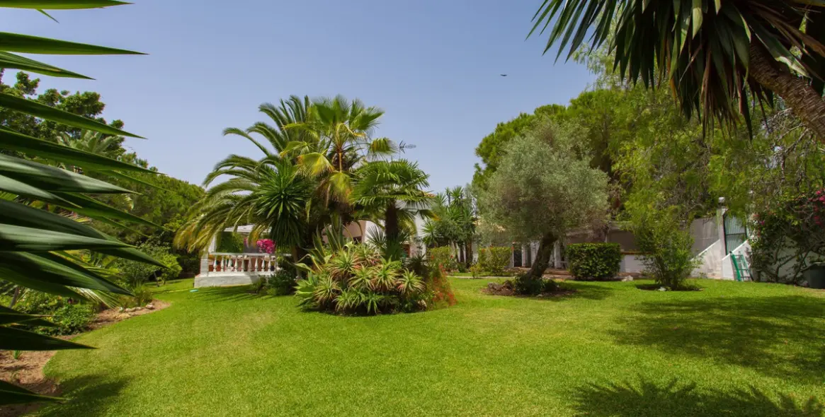 Short-term rent of detached villa in Calahonda 22