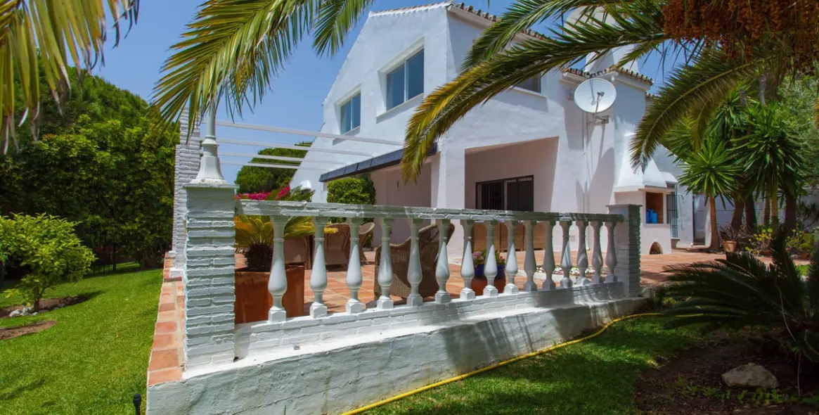 Short-term rent of detached villa in Calahonda 26