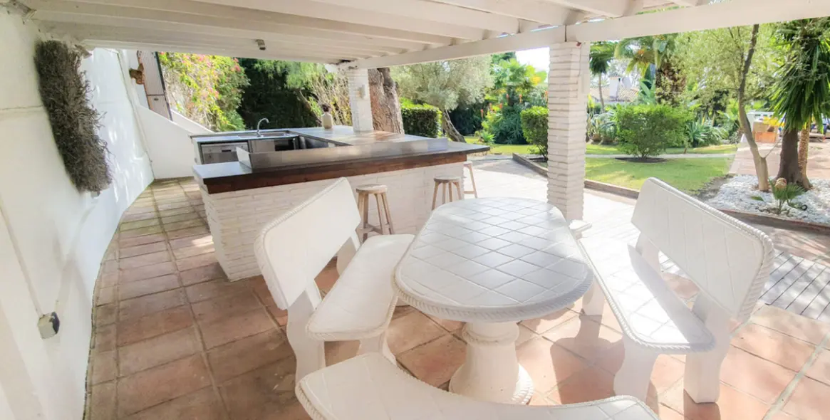 Short-term rent of detached villa in Calahonda 29