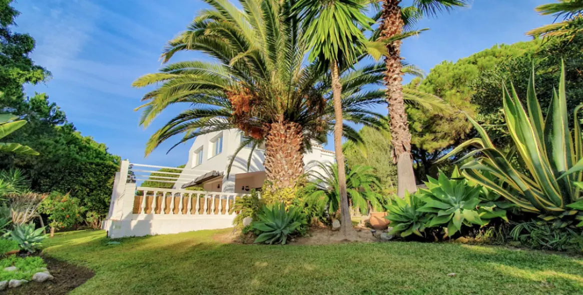 Short-term rent of detached villa in Calahonda 30