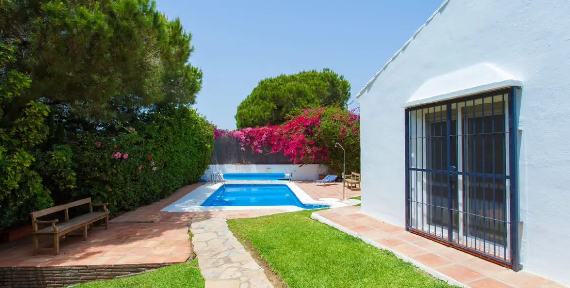 Short-term rent of detached villa in Calahonda 33