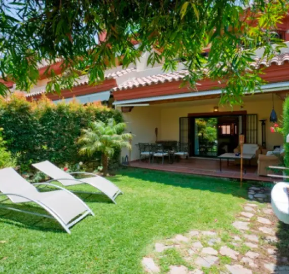 Long-term rent of semi-detached house in The Golden Mile