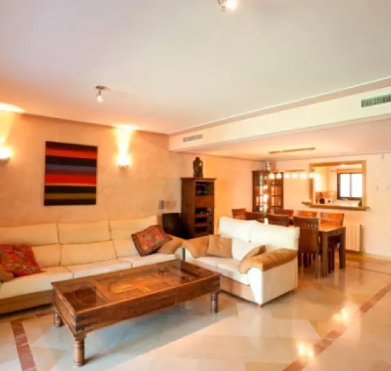 Long-term rent of semi-detached house in The Golden Mile