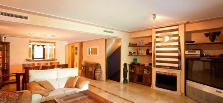 Long-term rent of semi-detached house in The Golden Mile 4