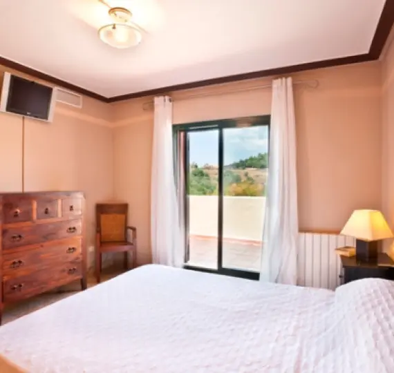 Long-term rent of semi-detached house in The Golden Mile