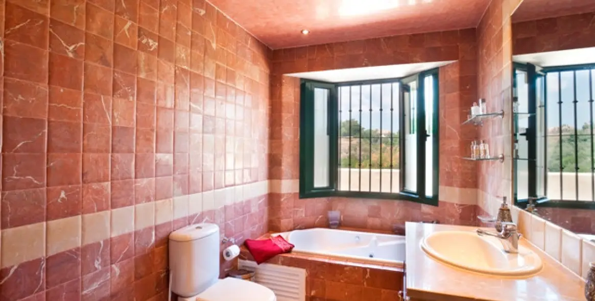 Long-term rent of semi-detached house in The Golden Mile 7