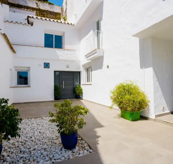 Short-term rent of townhouse in Marbella