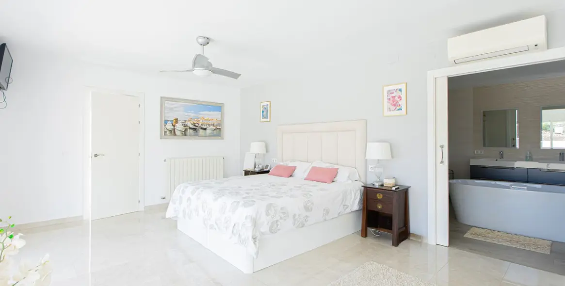 Short-term rent of townhouse in Marbella 35