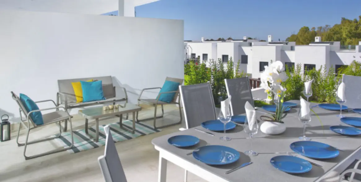 Short-term rent of townhouse in The Golden Mile 7