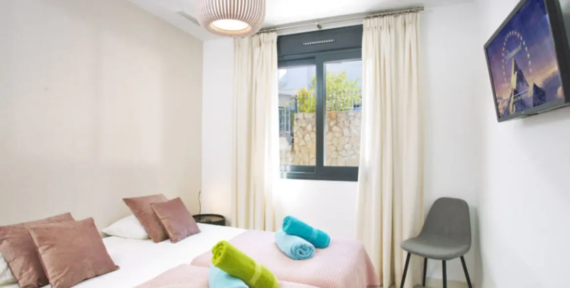 Short-term rent of townhouse in The Golden Mile 12