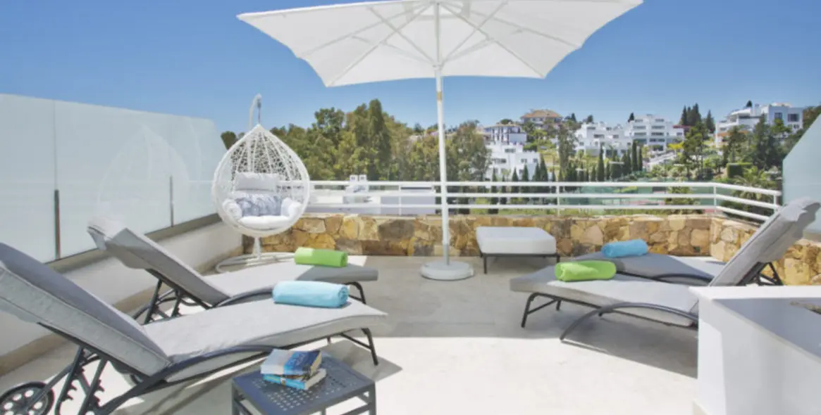 Short-term rent of townhouse in The Golden Mile 13