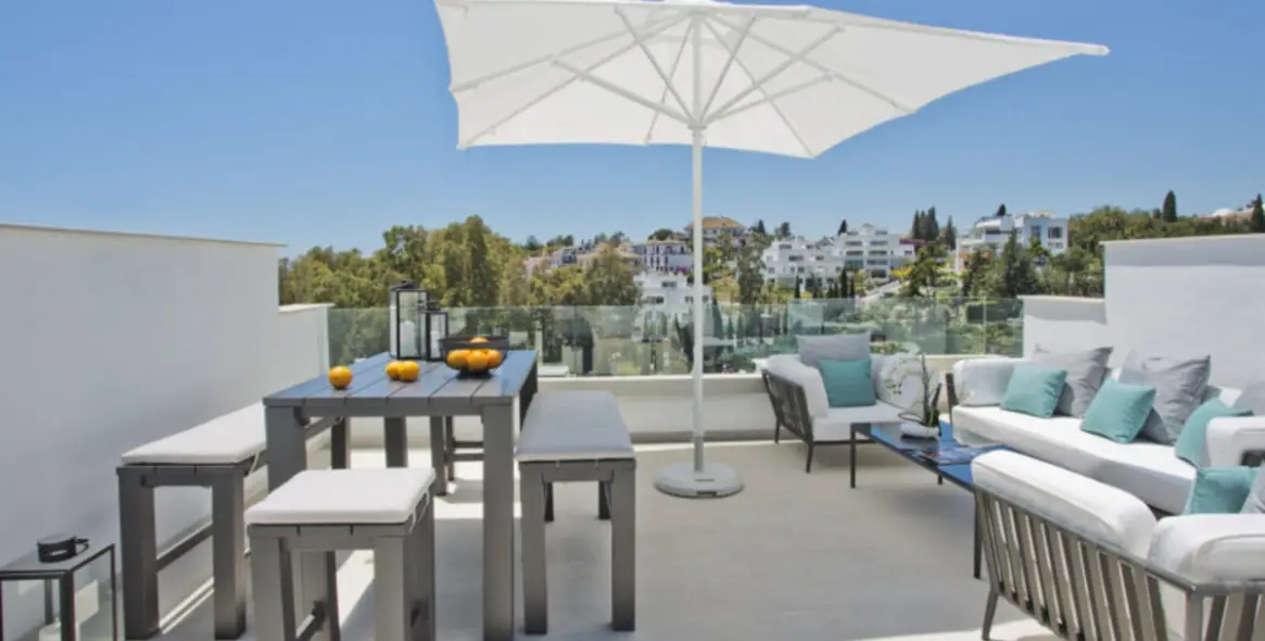 Short-term rent of townhouse in The Golden Mile 17