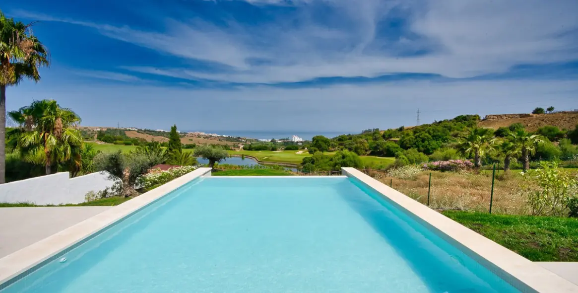 Краткосрочная аренда  отдельно стоящей виллы в Estepona 3