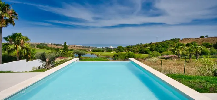 Краткосрочная аренда  отдельно стоящей виллы в Estepona 2