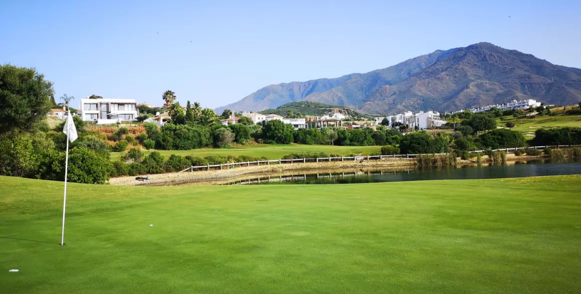 Краткосрочная аренда  отдельно стоящей виллы в Estepona 9