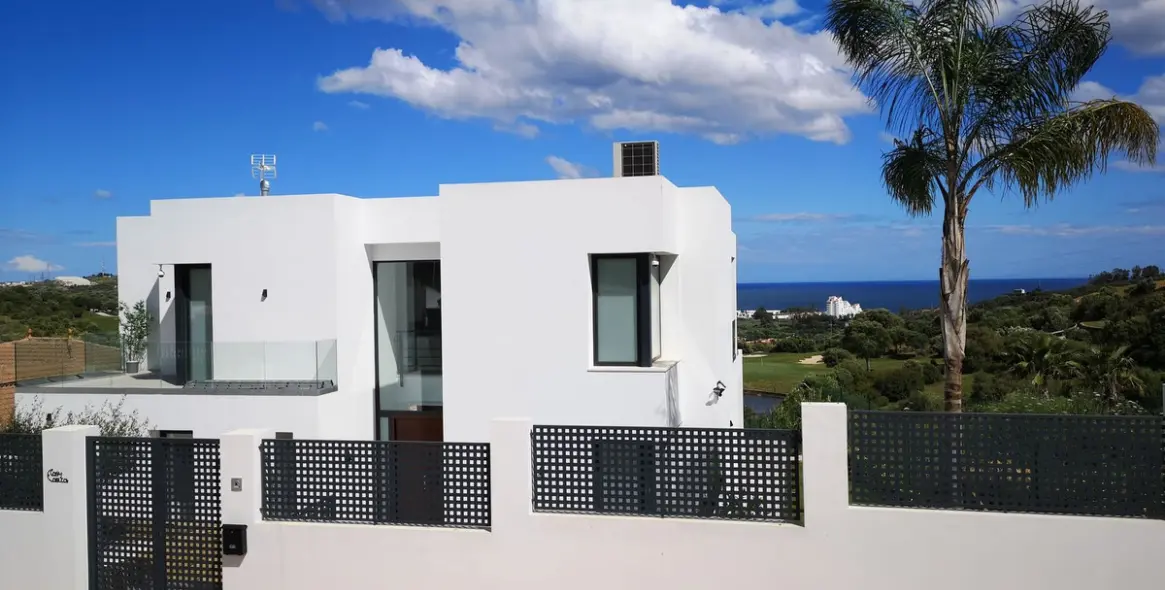 Краткосрочная аренда  отдельно стоящей виллы в Estepona 10