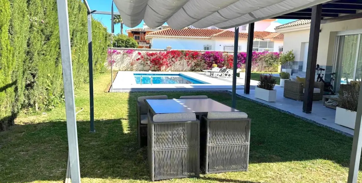 Alquiler a largo plazo de villa independiente en San Pedro de Alcántara 2