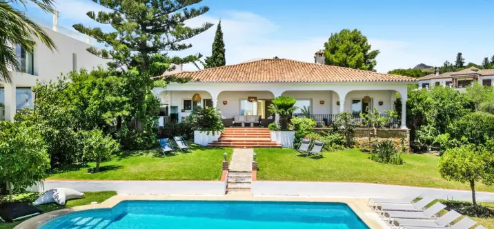 Краткосрочная аренда  отдельно стоящей виллы в El Paraiso 0