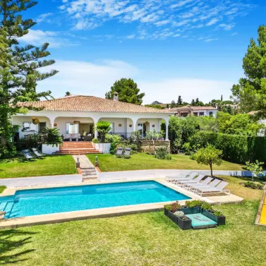 Краткосрочная аренда  отдельно стоящей виллы в El Paraiso