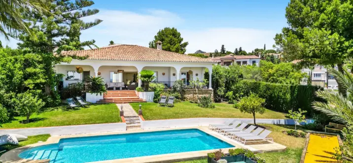 Краткосрочная аренда  отдельно стоящей виллы в El Paraiso 1