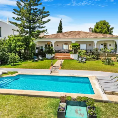 Краткосрочная аренда  отдельно стоящей виллы в El Paraiso