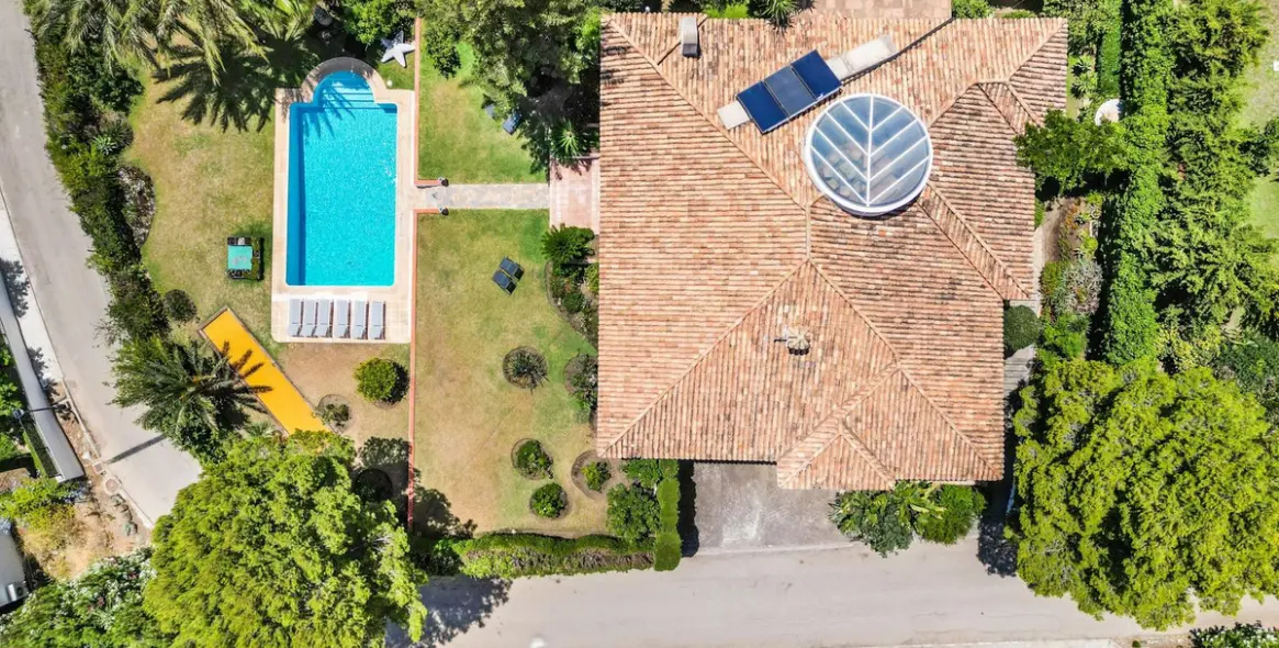 Short-term rent of detached villa in El Paraiso 8