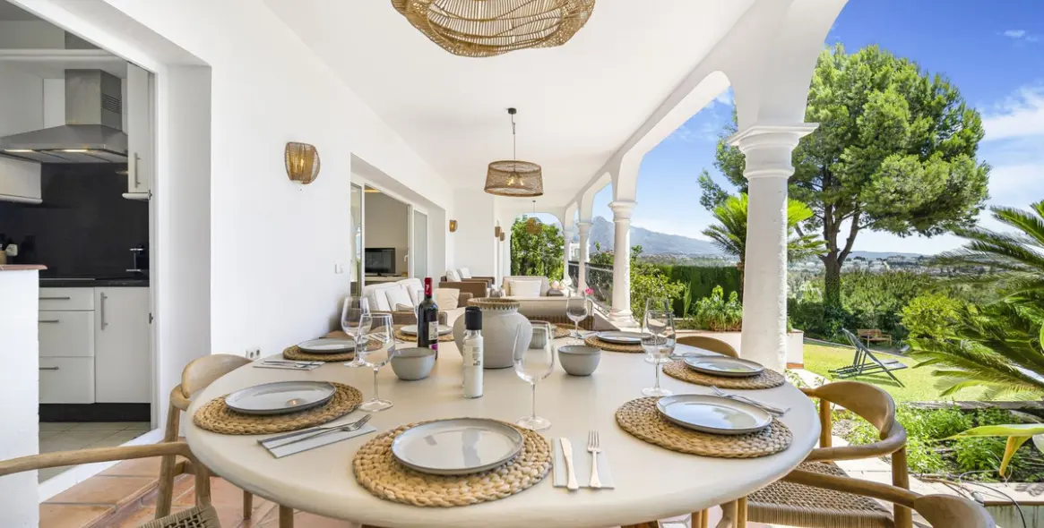 Short-term rent of detached villa in El Paraiso 22