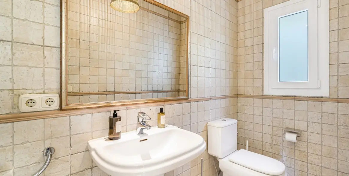 Short-term rent of detached villa in El Paraiso 30