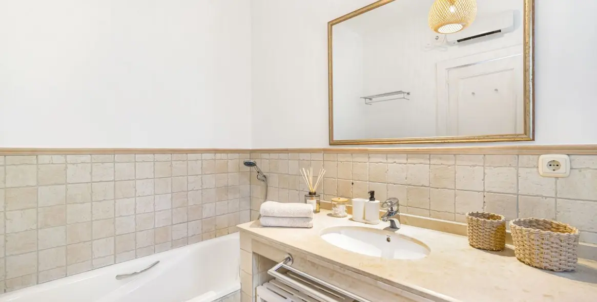 Short-term rent of detached villa in El Paraiso 33