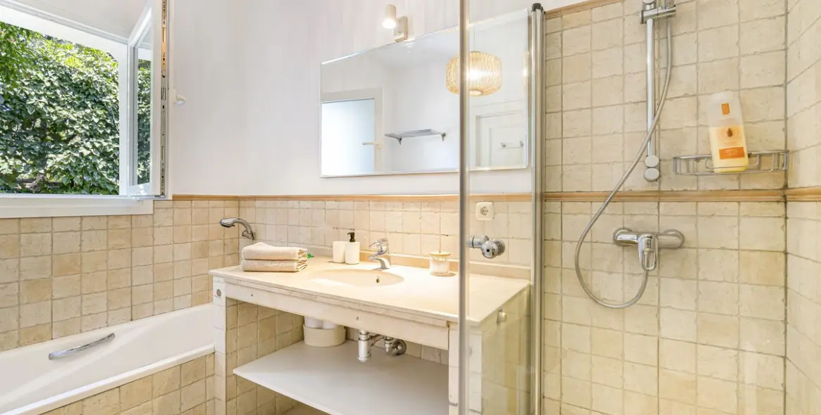 Short-term rent of detached villa in El Paraiso 43