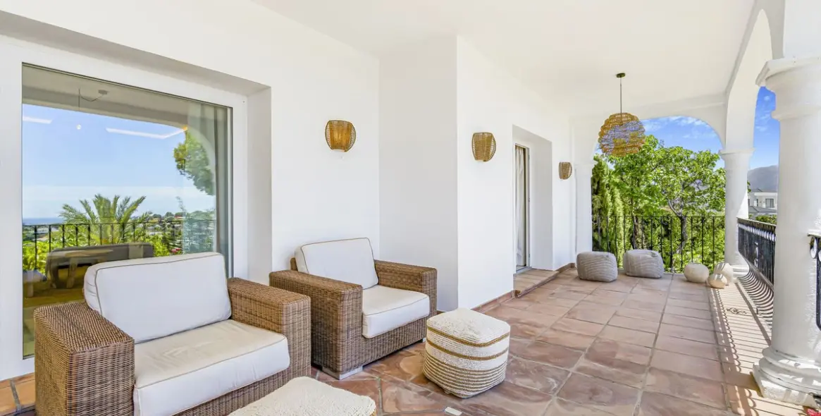 Short-term rent of detached villa in El Paraiso 49