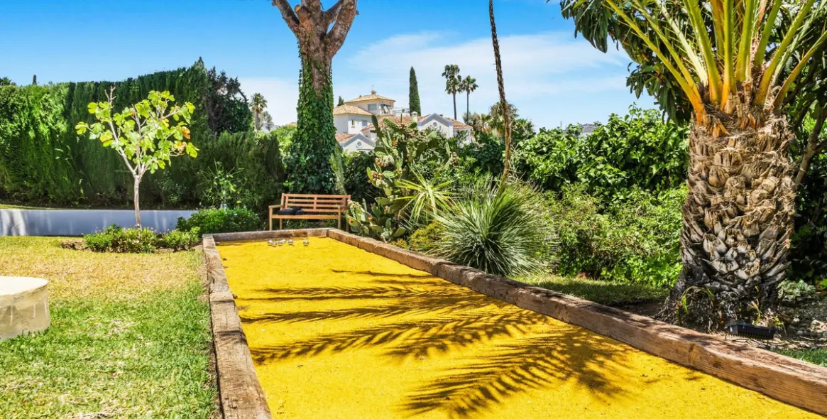 Short-term rent of detached villa in El Paraiso 63