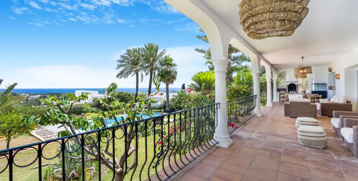 Short-term rent of detached villa in El Paraiso 66