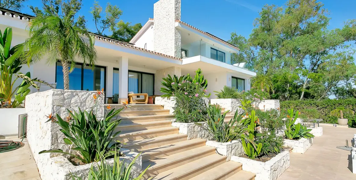 Short-term rent of detached villa in Cabopino 1