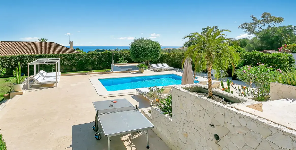 Short-term rent of detached villa in Cabopino 50