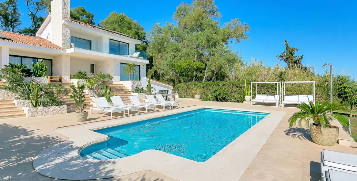 Short-term rent of detached villa in Cabopino 95