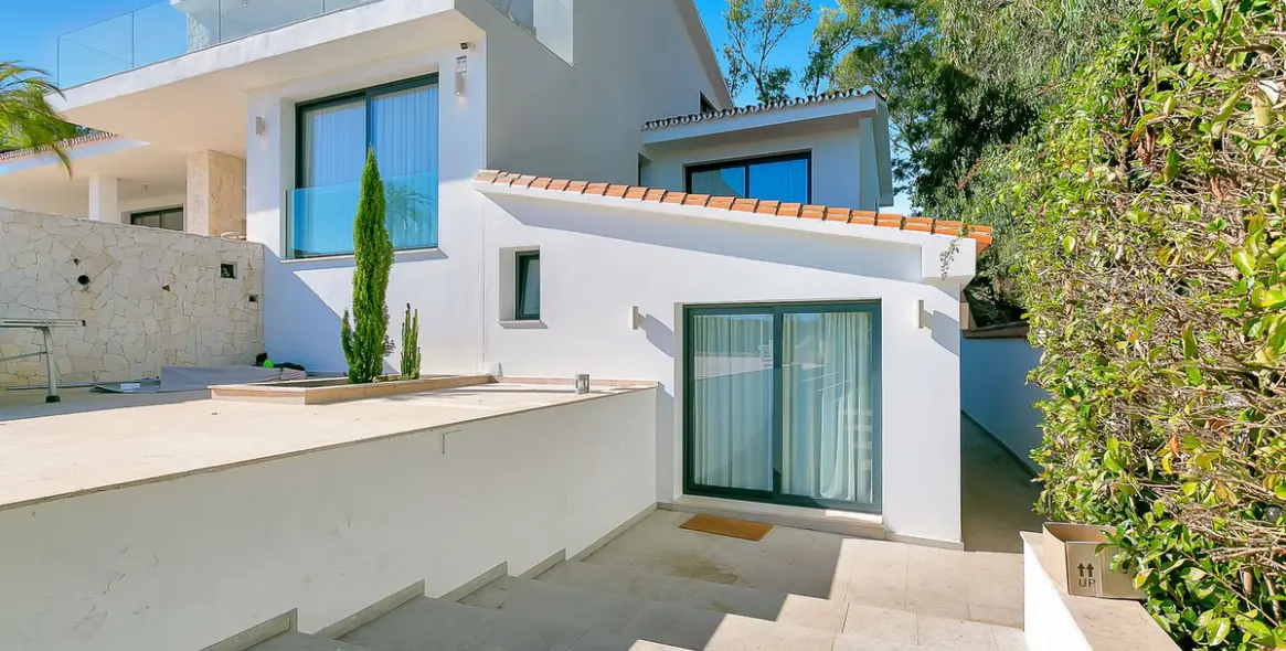 Short-term rent of detached villa in Cabopino 103