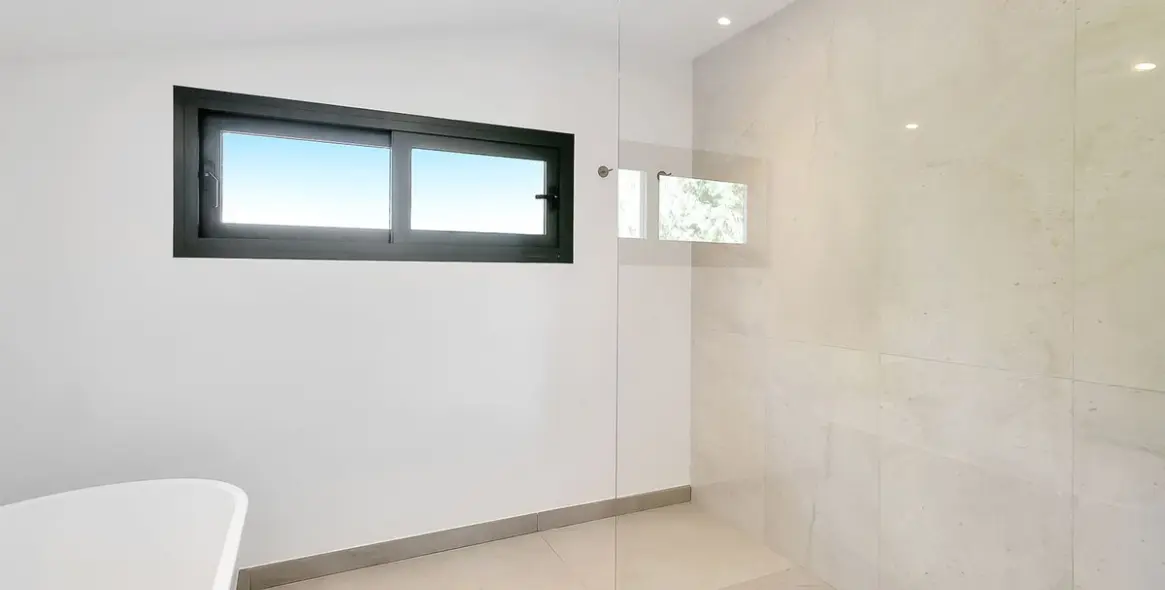 Alquiler a corto plazo de villa independiente en Cabopino 38