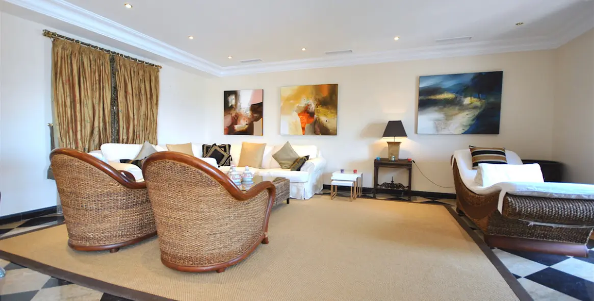 Short-term rent of middle floor apartment in Puerto Banús 5