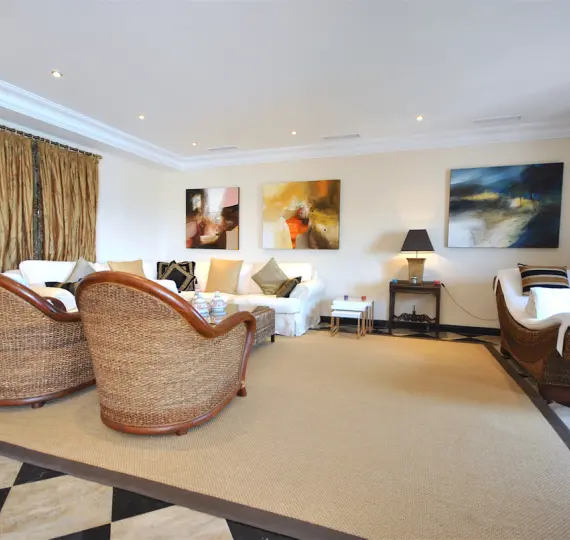 Short-term rent of middle floor apartment in Puerto Banús