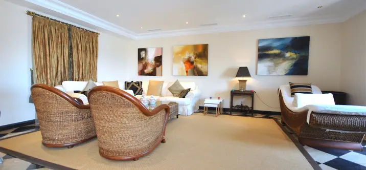 Short-term rent of middle floor apartment in Puerto Banús 4