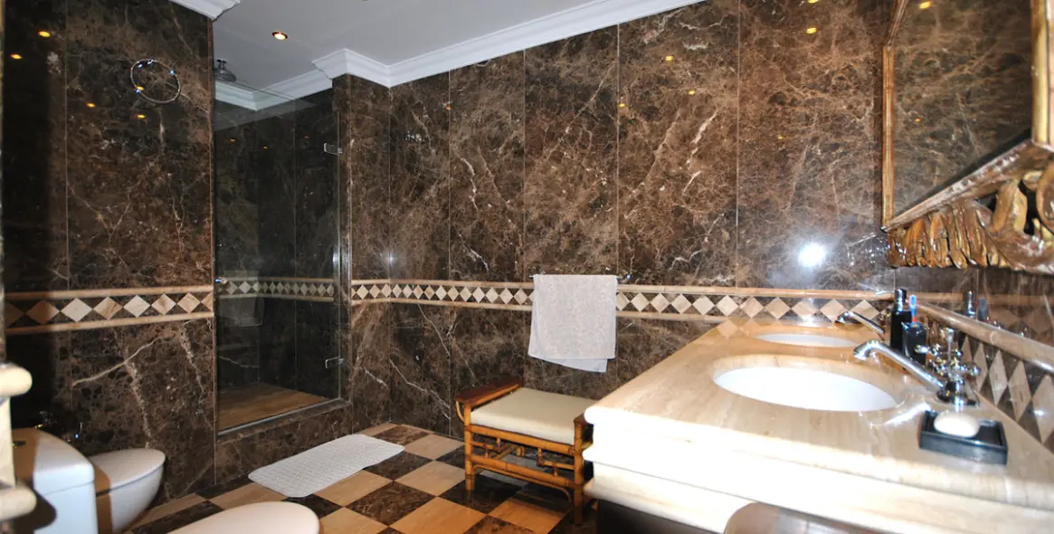 Short-term rent of middle floor apartment in Puerto Banús 11