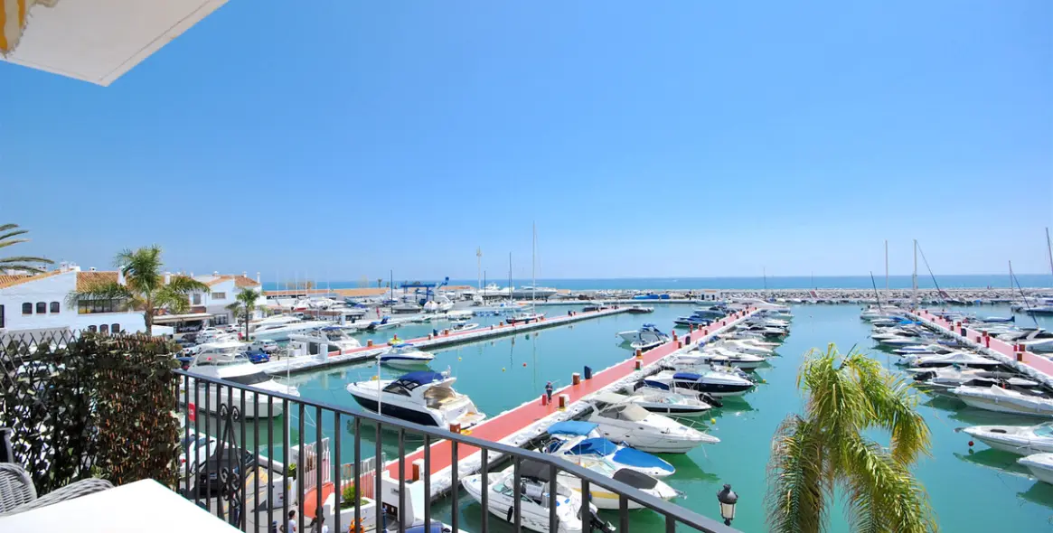 Short-term rent of middle floor apartment in Puerto Banús 1