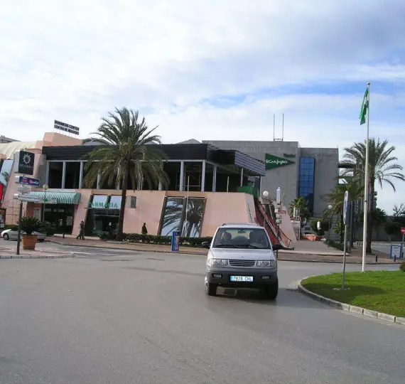 Long-term rent of office in Puerto Banús