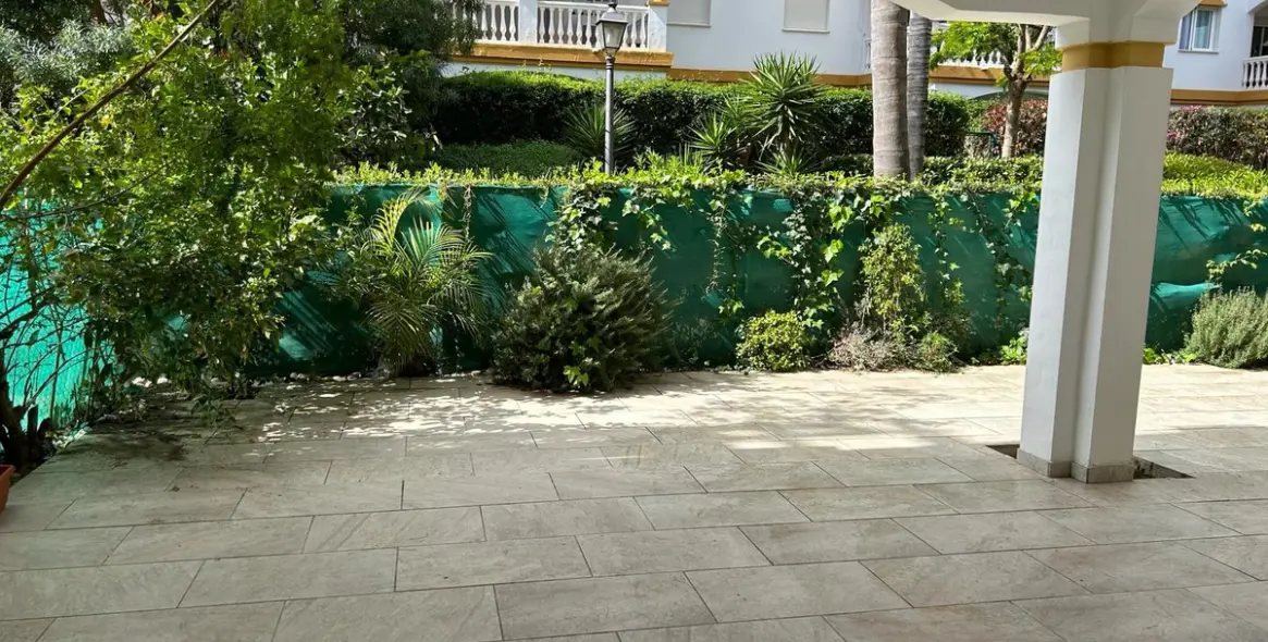 Long-term rent of ground floor apartment in Nueva Andalucía 1