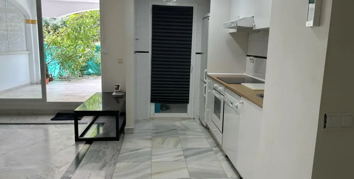 Long-term rent of ground floor apartment in Nueva Andalucía 4