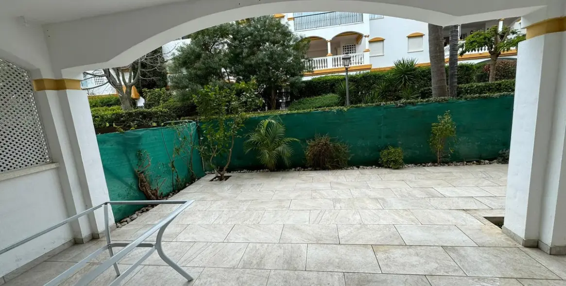 Long-term rent of ground floor apartment in Nueva Andalucía 14