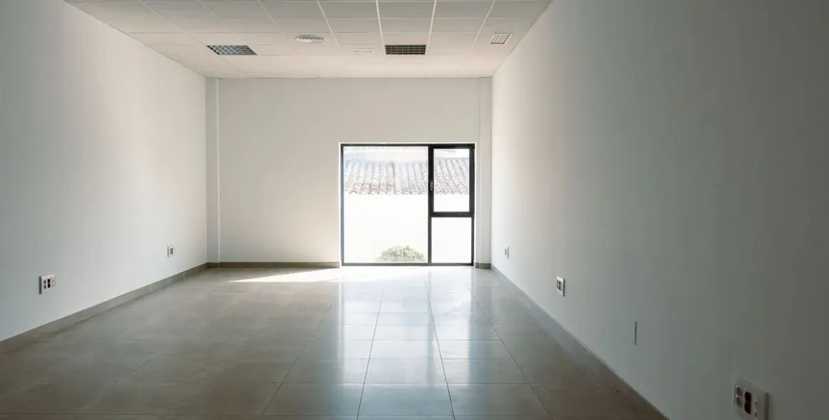 Long-term rent of office in Estepona 5